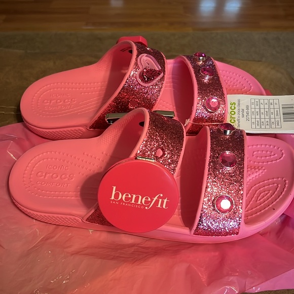 Benefit X Crocs sandals - Picture 2 of 6